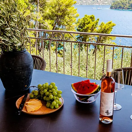 - Island Of Korcula, ヴェラ・ルカ