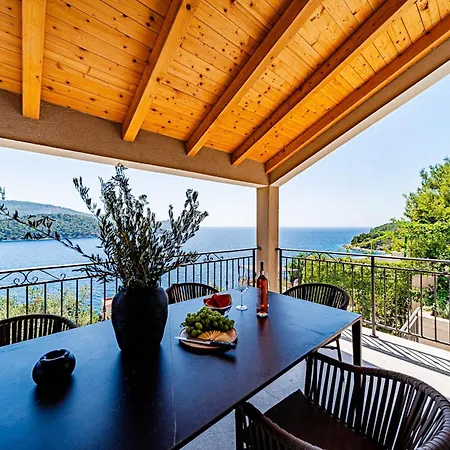 - Island Of Korcula, ヴェラ・ルカ