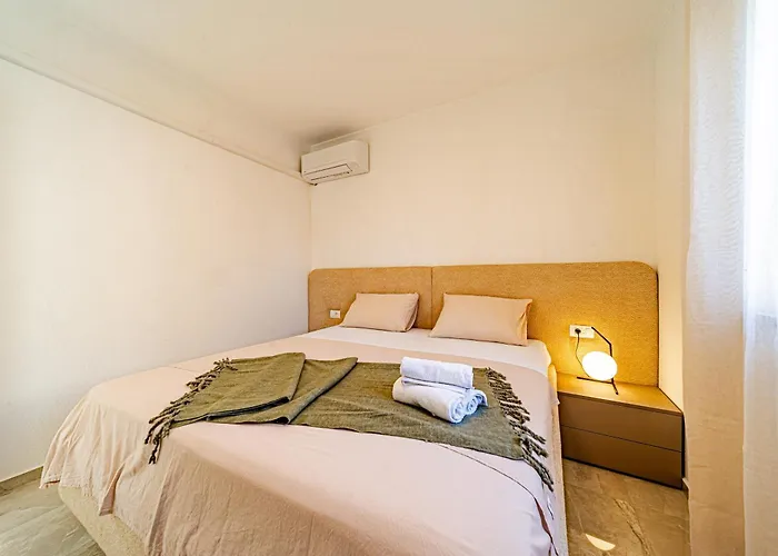 - Island Of Korcula, * 尼亚卢卡